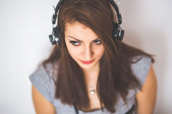 girl headphone